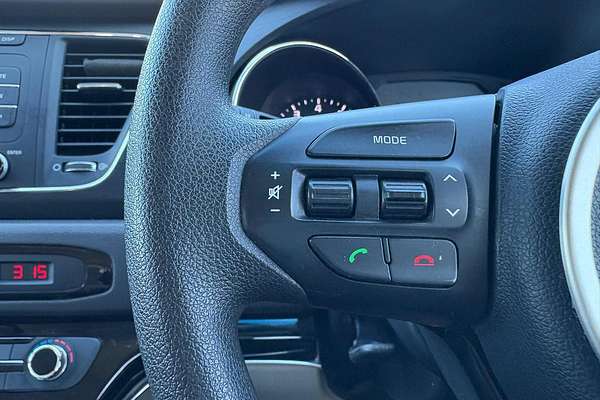 2015 Kia Carnival S YP