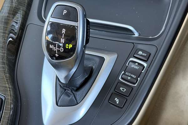 2015 BMW 3 Series 320i Luxury Line F30 LCI