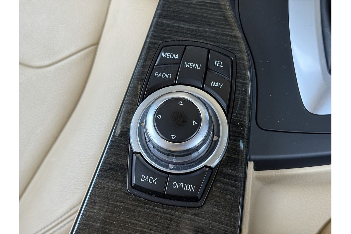 2015 BMW 3 Series 320i Luxury Line F30 LCI