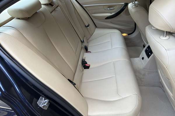 2015 BMW 3 Series 320i Luxury Line F30 LCI
