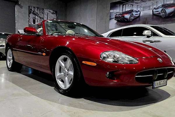 1998 Jaguar XK8 Classic