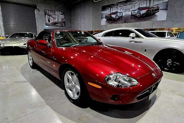1998 Jaguar XK8 Classic