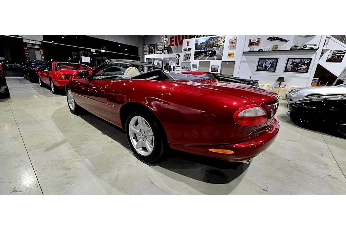 1998 Jaguar XK8 Classic