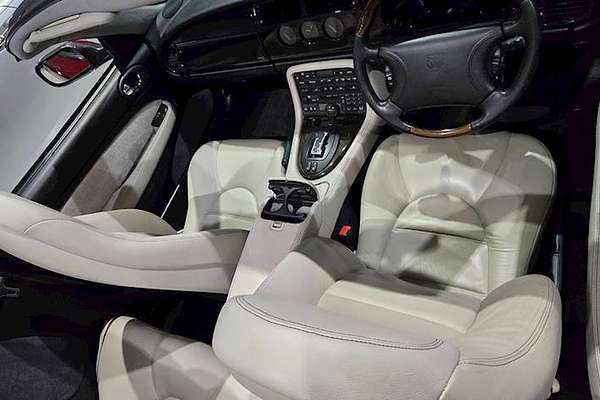 1998 Jaguar XK8 Classic