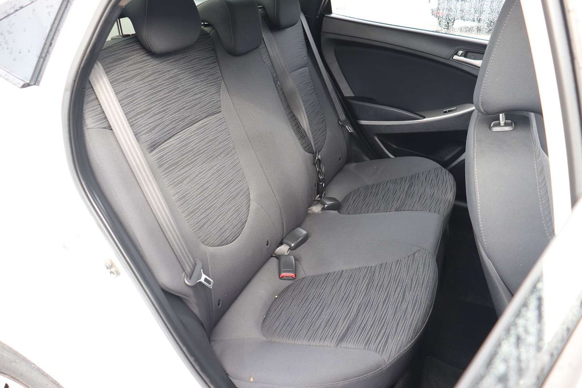 2014 Hyundai Accent Active RB2