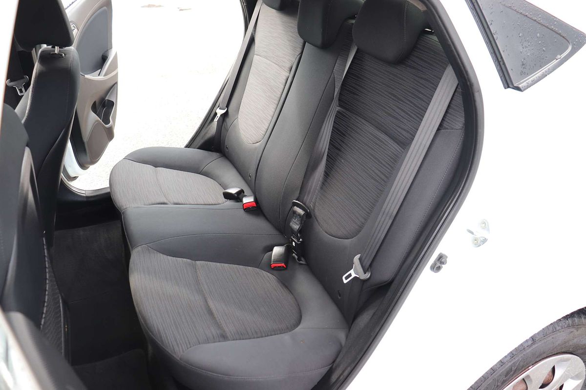 2014 Hyundai Accent Active RB2