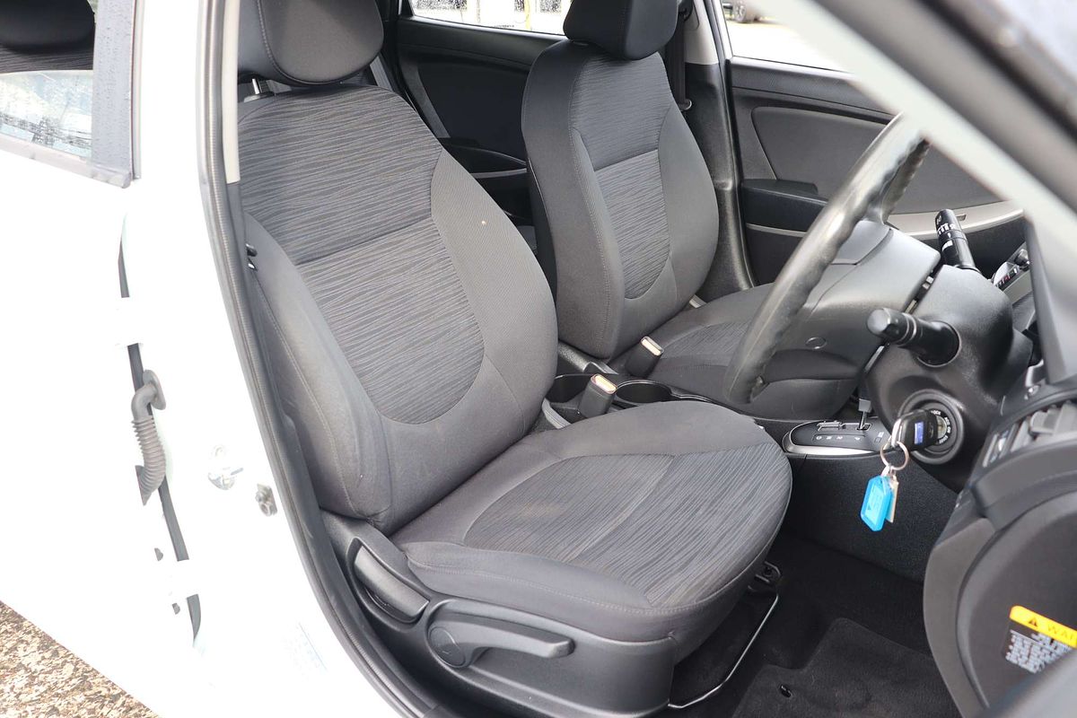 2014 Hyundai Accent Active RB2