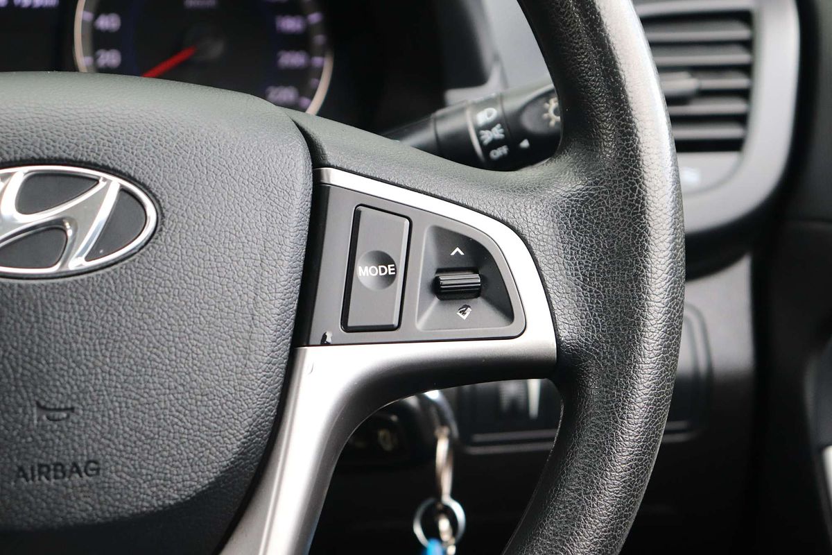 2014 Hyundai Accent Active RB2
