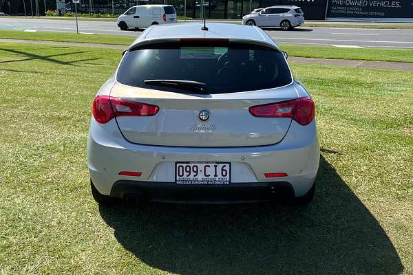 2014 Alfa Romeo Giulietta Distinctive Series 0