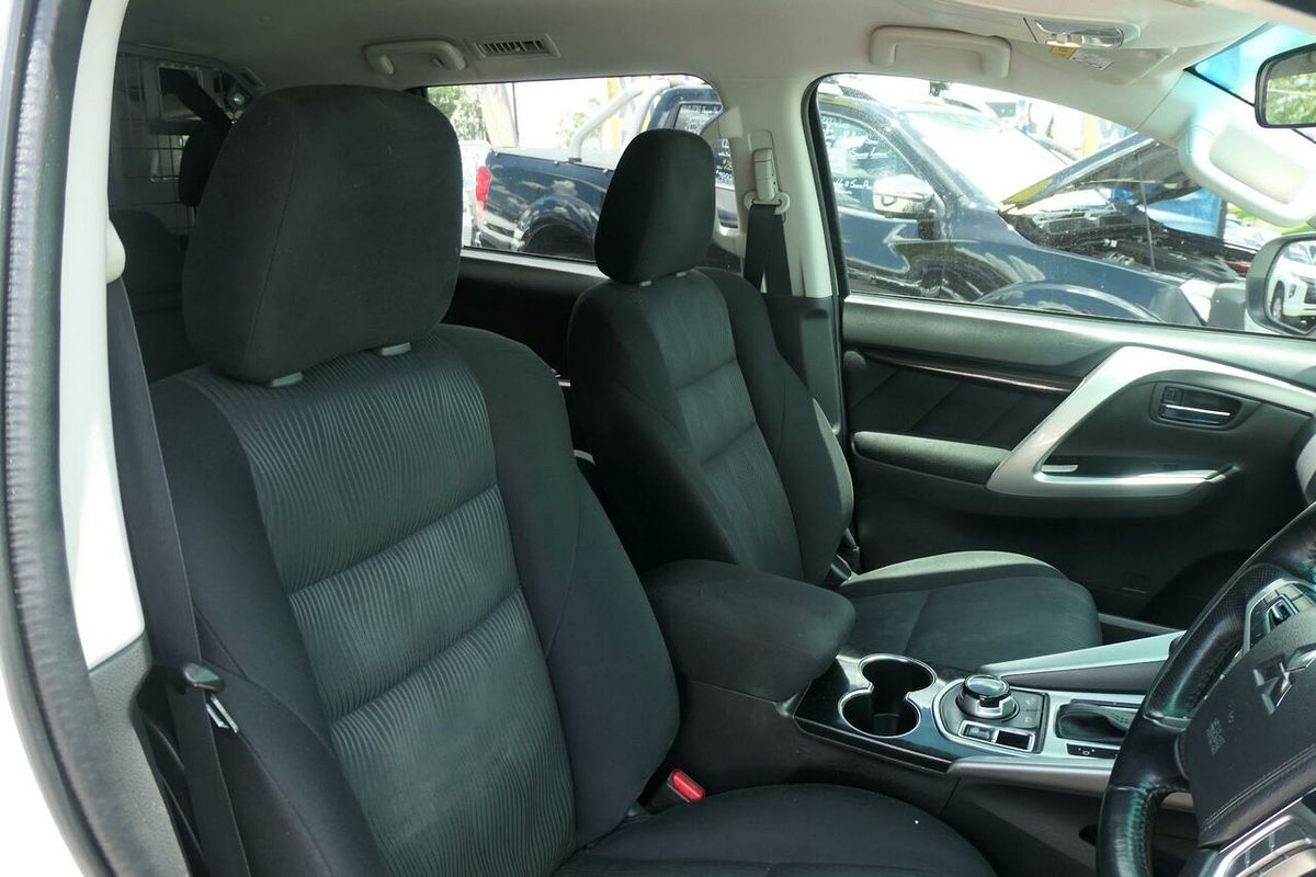 2016 Mitsubishi Pajero Sport GLX QE