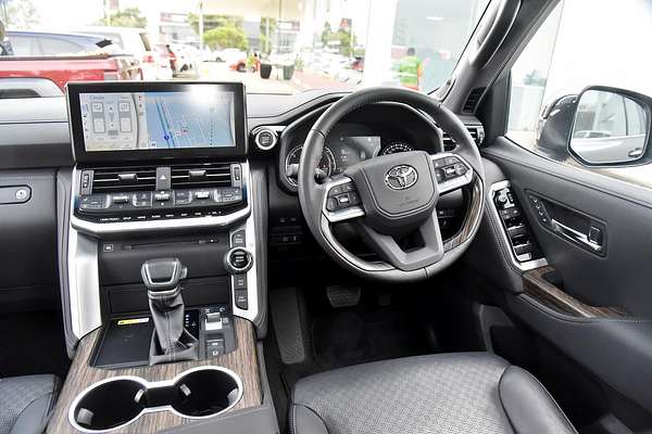 2022 Toyota Landcruiser Sahara FJA300R