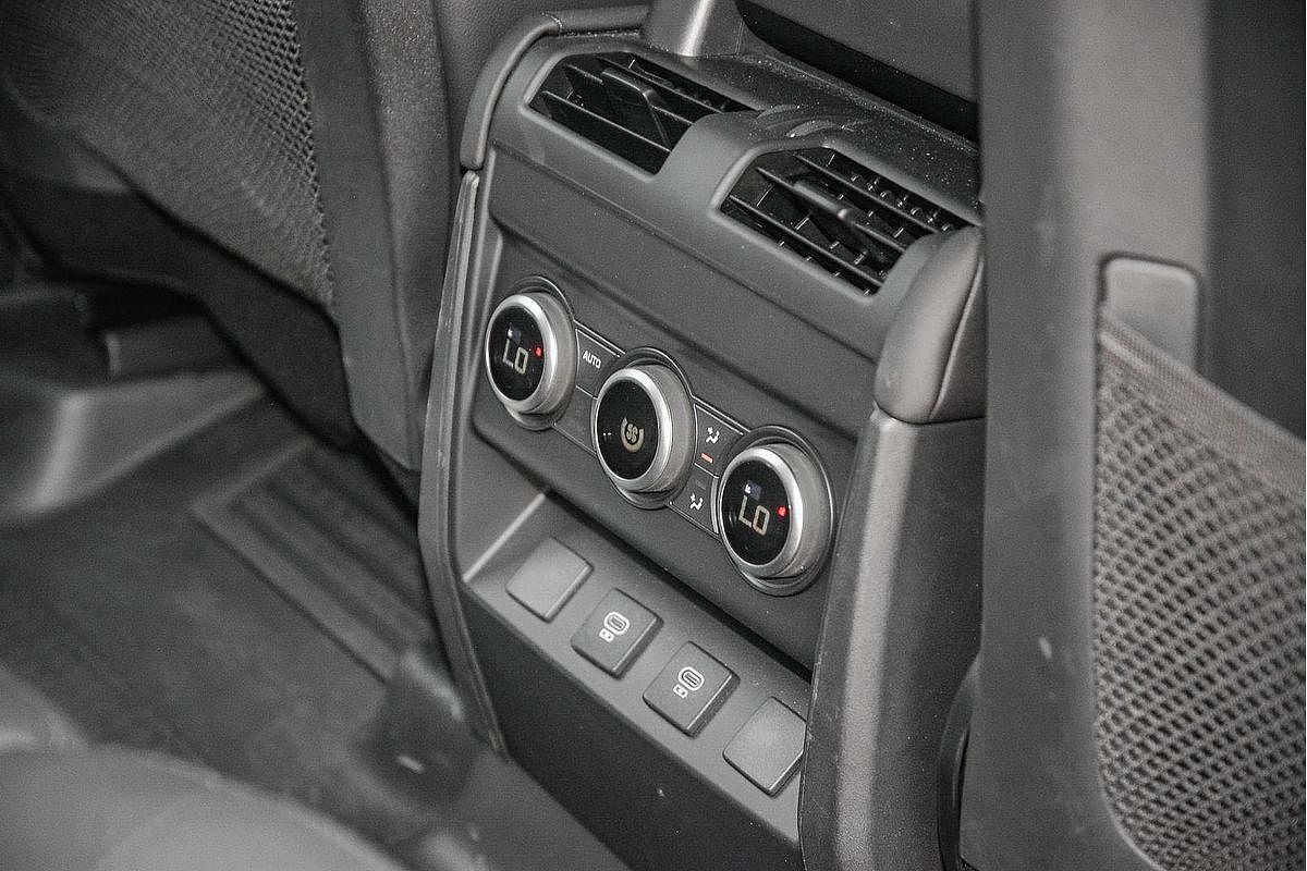2024 Land Rover Defender 110 P300 S L663