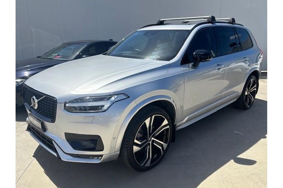 2022 Volvo XC90 B6 R-Design