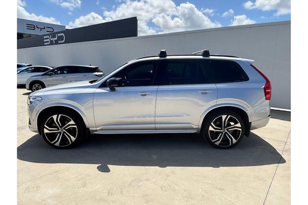2022 Volvo XC90 B6 R-Design