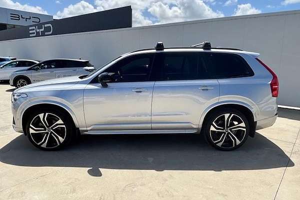 2022 Volvo XC90 B6 R-Design