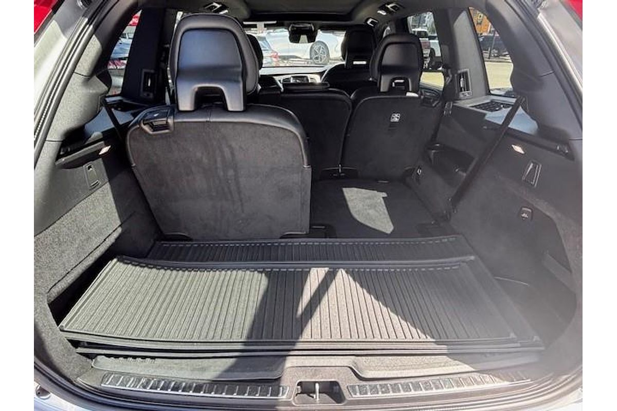 2022 Volvo XC90 B6 R-Design