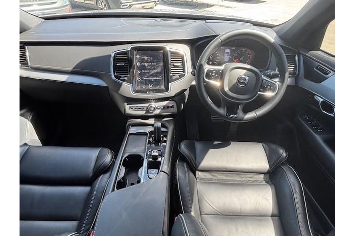 2022 Volvo XC90 B6 R-Design