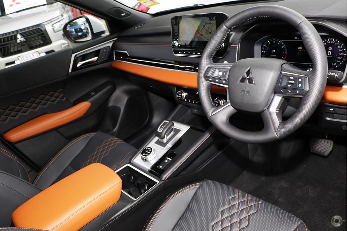 2024 Mitsubishi Outlander Exceed Tourer ZM