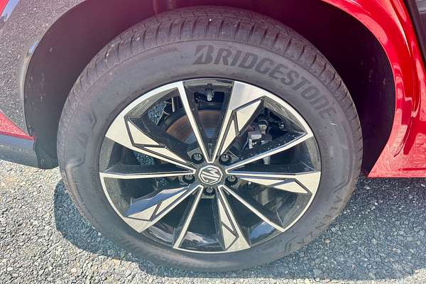 2024 MG HS Essence AS33