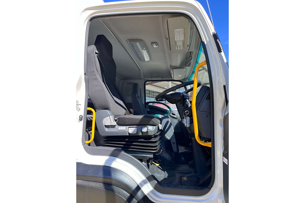 2025 Isuzu FVL 240-300 AUTO LWB Freightpack NO ADBLUE  LWB