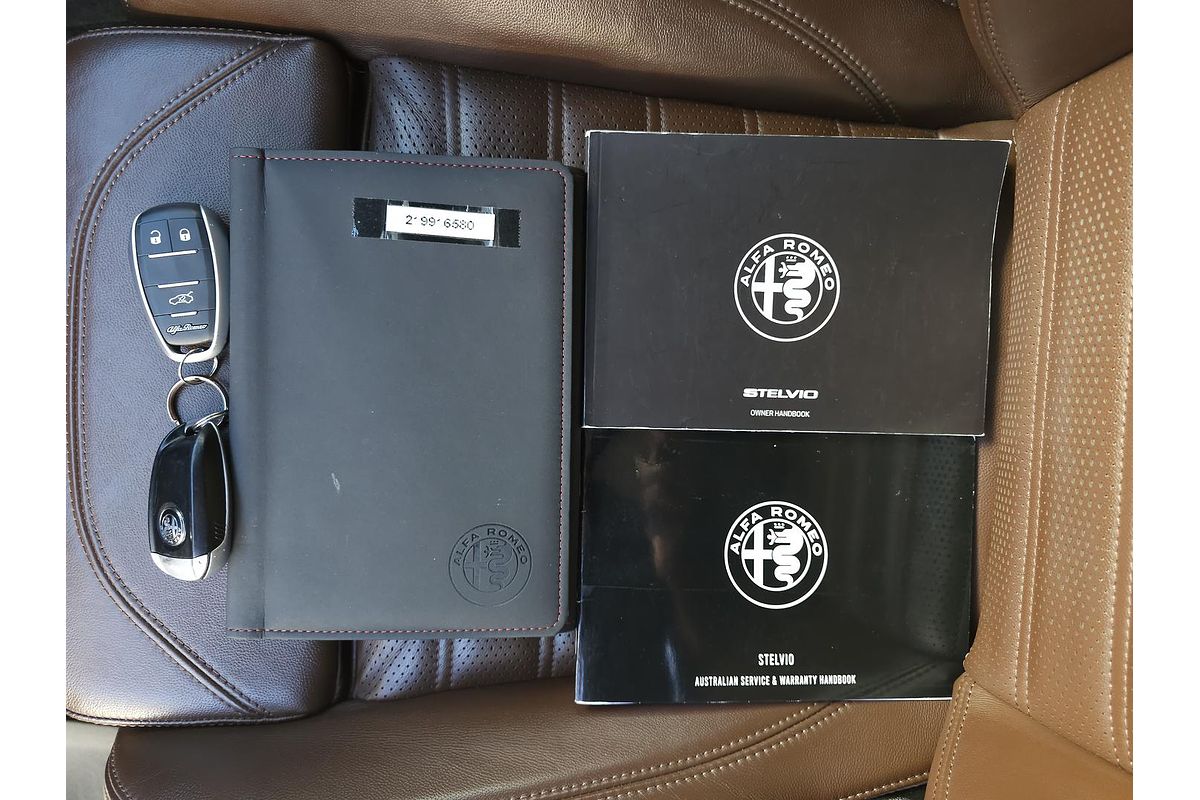 2020 Alfa Romeo Stelvio Sport Series 1