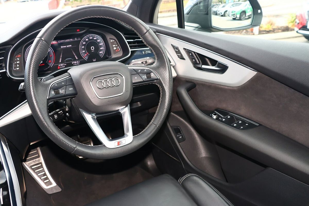 2023 Audi Q7 55 TFSI S line 4M