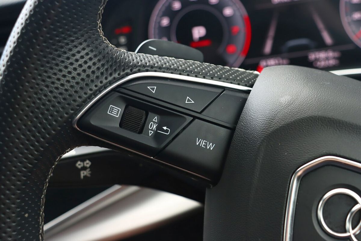 2023 Audi Q7 55 TFSI S line 4M