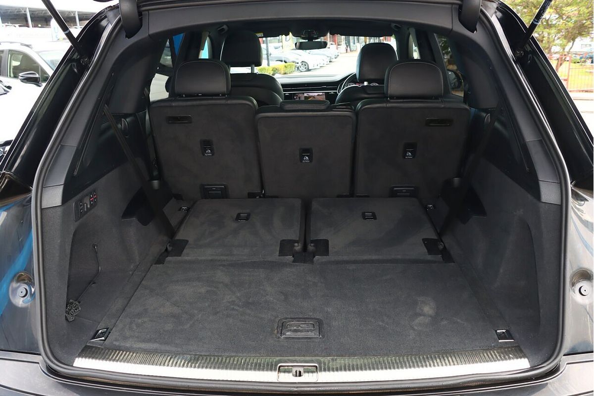 2023 Audi Q7 55 TFSI S line 4M