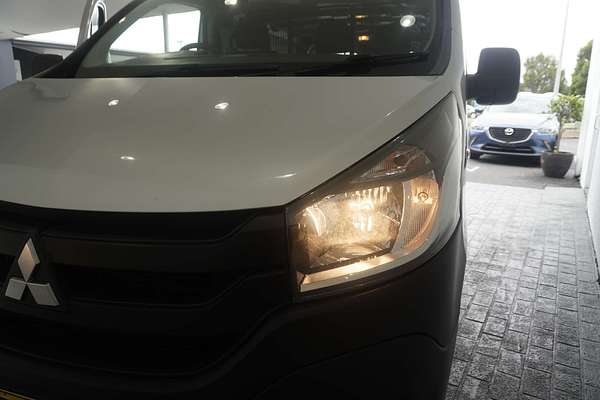 2022 Mitsubishi Express GLX SN SWB
