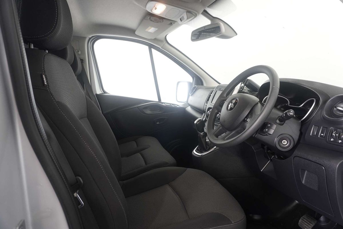 2022 Mitsubishi Express GLX SN SWB