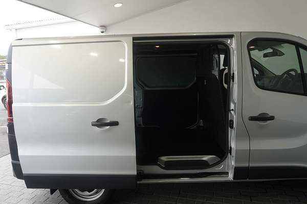 2022 Mitsubishi Express GLX SN SWB