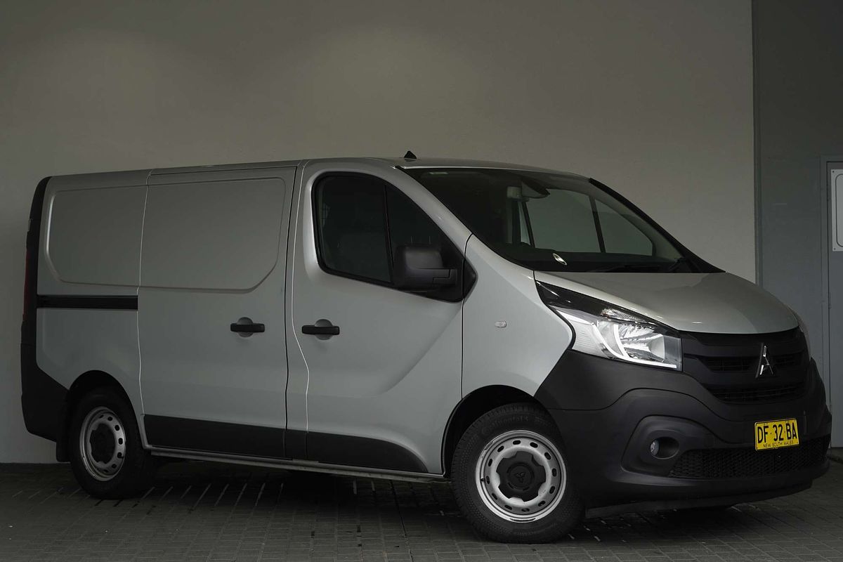 2022 Mitsubishi Express GLX SN SWB