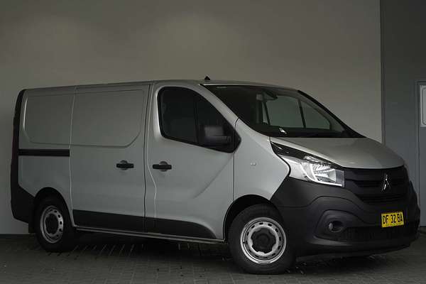 2022 Mitsubishi Express GLX SN SWB