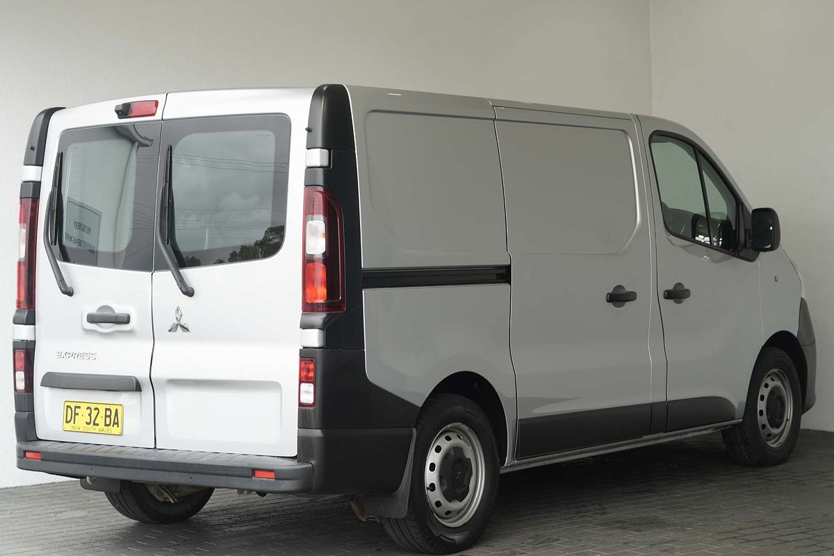 2022 Mitsubishi Express GLX SN SWB