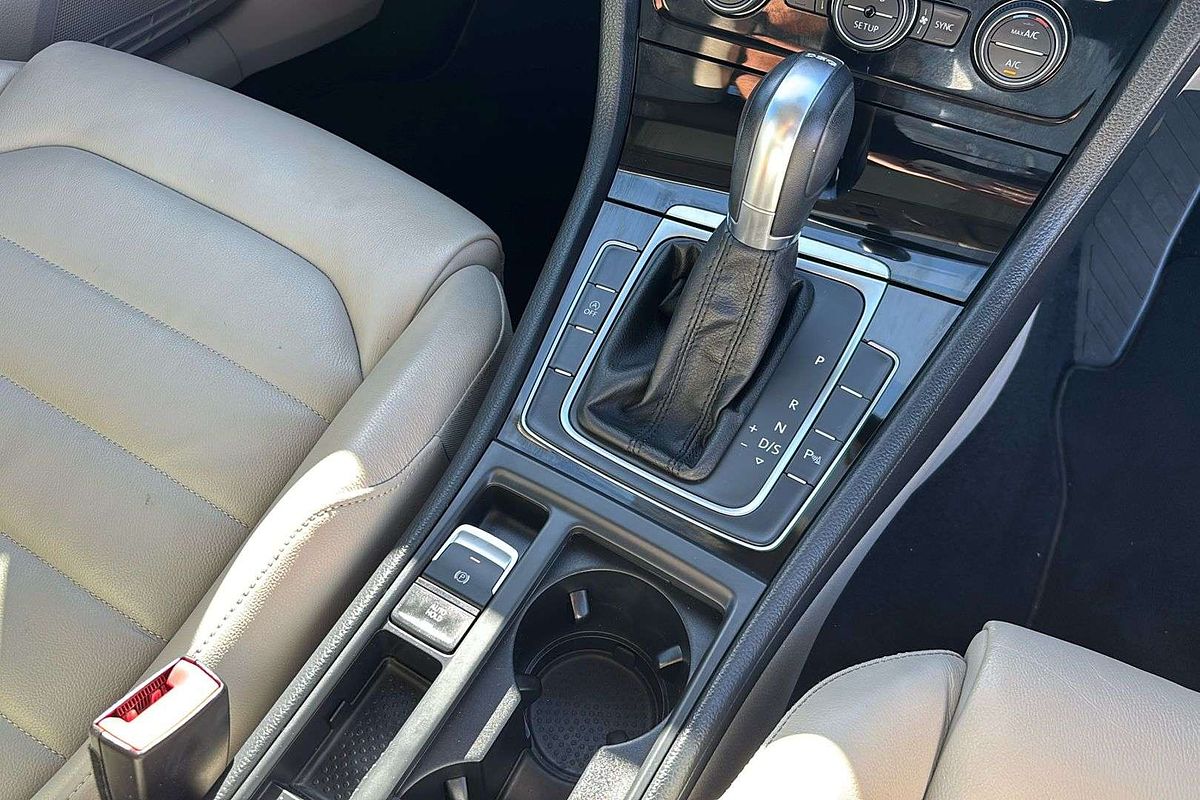 2014 Volkswagen Golf 103TSI Highline 7