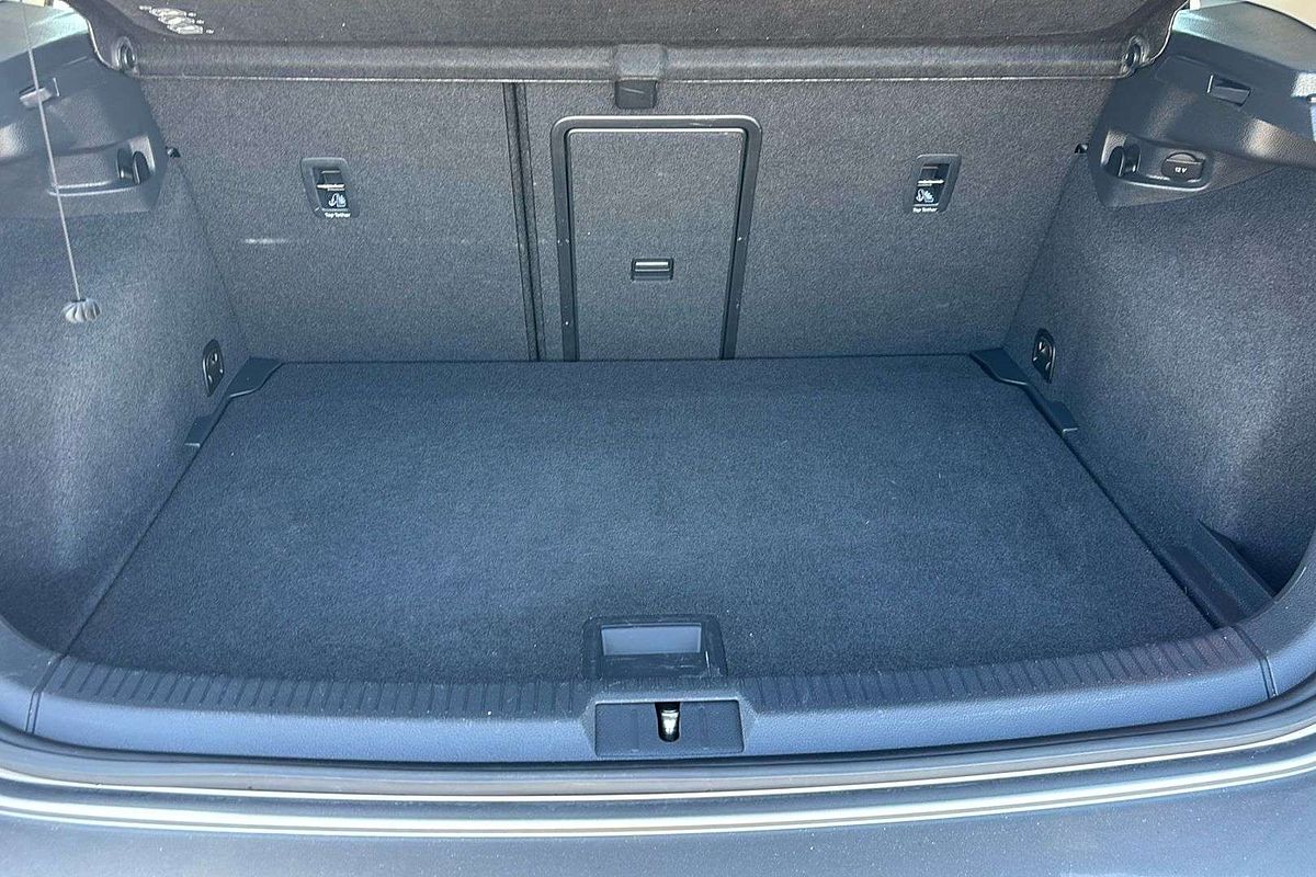 2014 Volkswagen Golf 103TSI Highline 7
