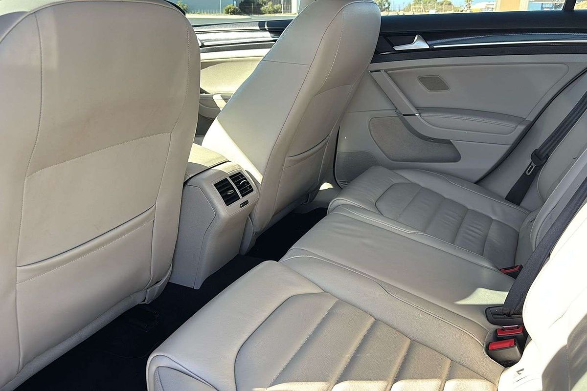 2014 Volkswagen Golf 103TSI Highline 7