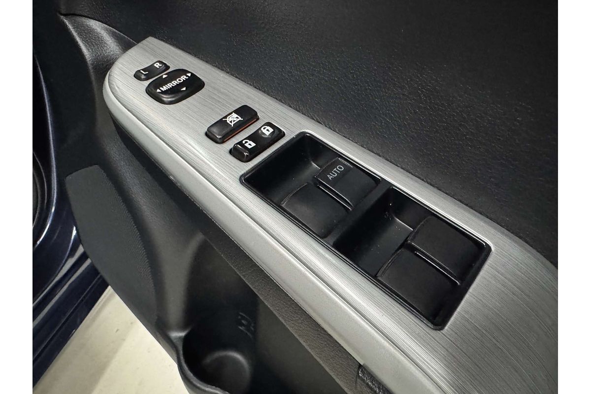 2016 Toyota Camry Atara S ASV50R