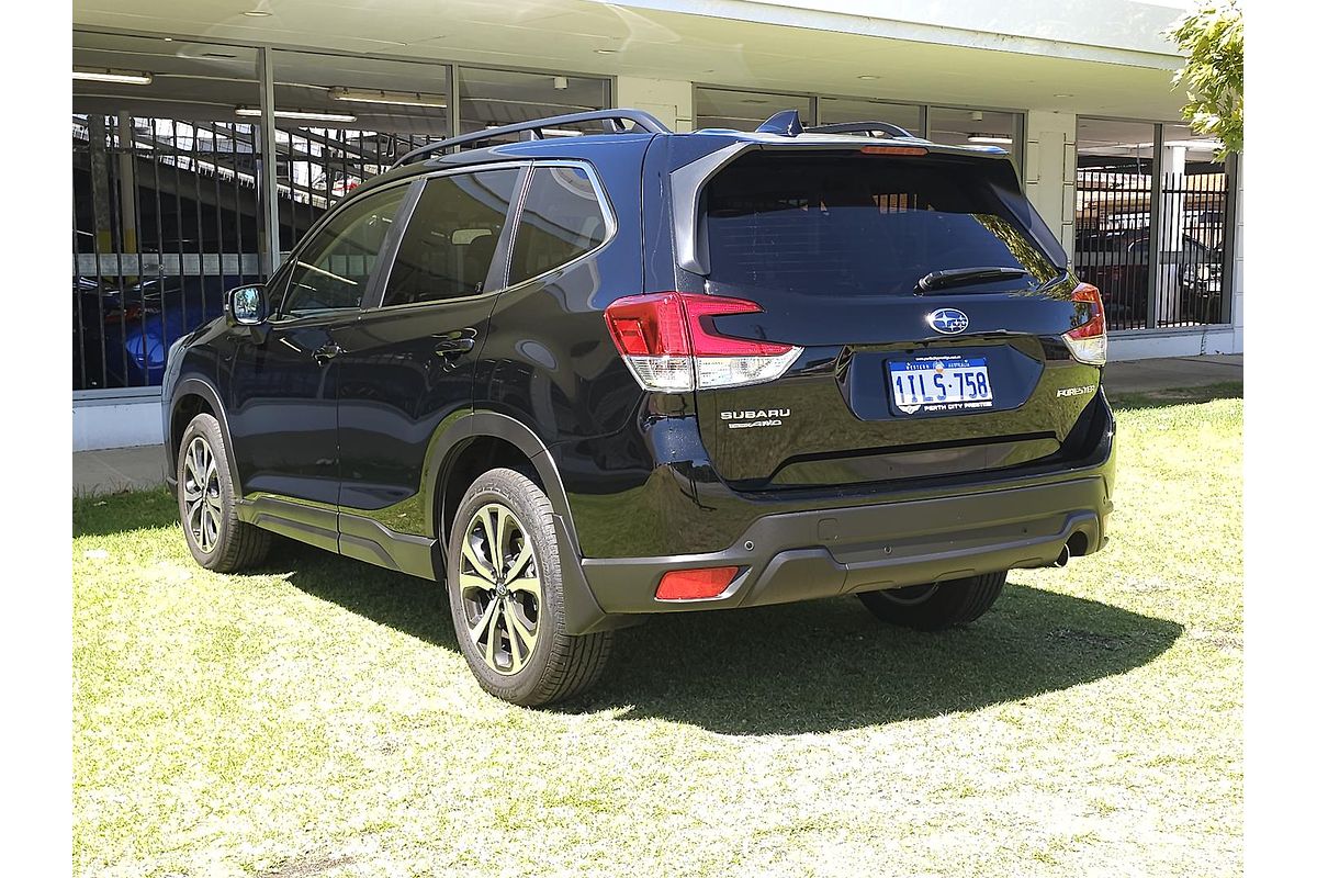 2024 Subaru Forester 2.5i Premium S5