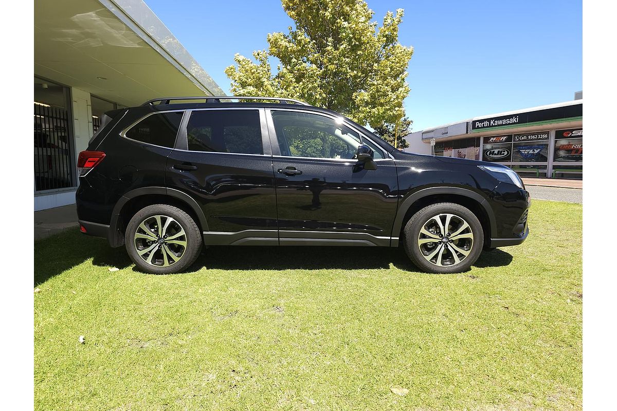 2024 Subaru Forester 2.5i Premium S5