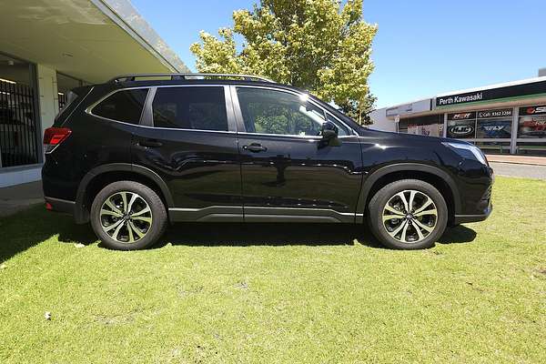 2024 Subaru Forester 2.5i Premium S5