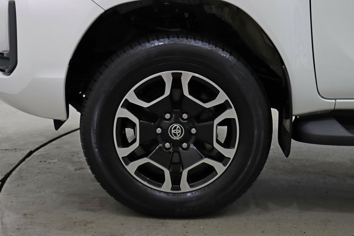 2023 Toyota Hilux SR5 GUN126R 4X4