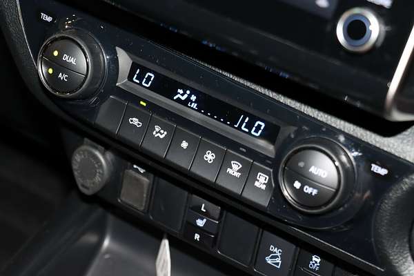 2023 Toyota Hilux SR5 GUN126R 4X4