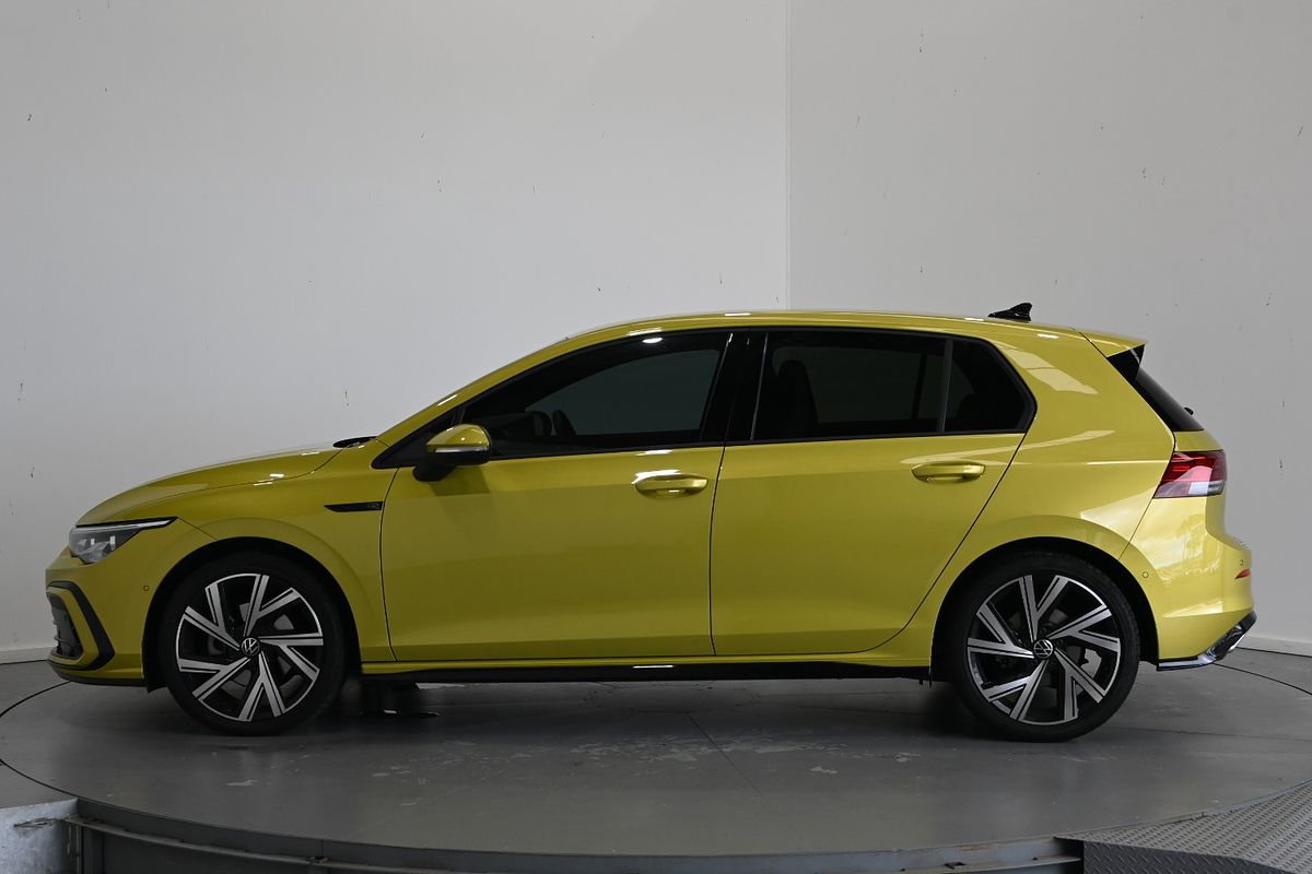 2023 Volkswagen Golf 110TSI R-Line 8