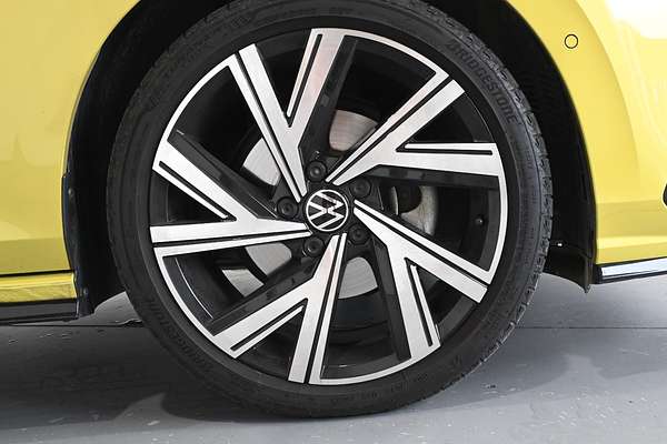 2023 Volkswagen Golf 110TSI R-Line 8