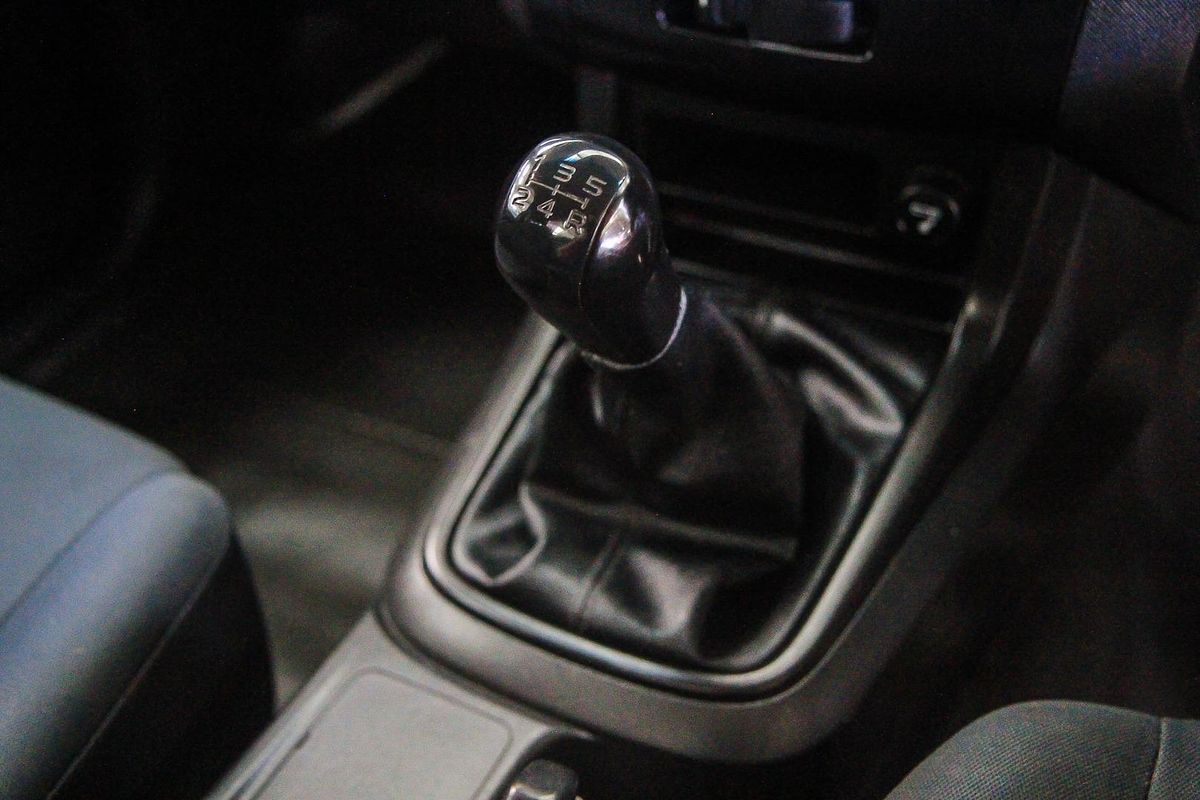 2014 Isuzu D-MAX SX Rear Wheel Drive