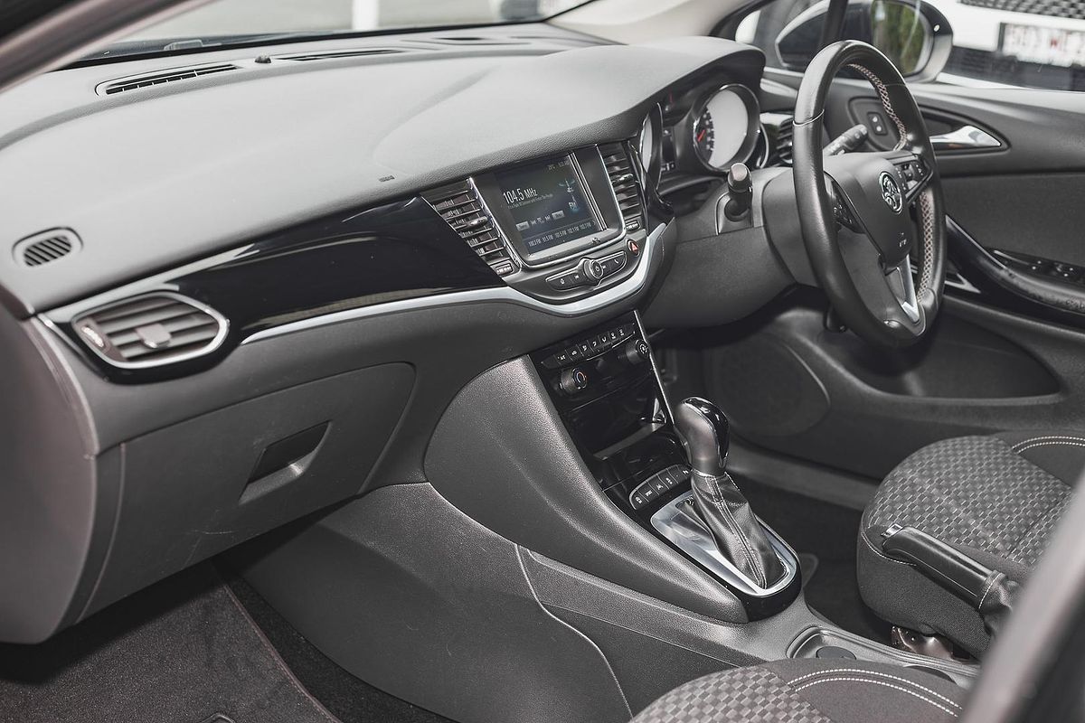2017 Holden Astra R BK