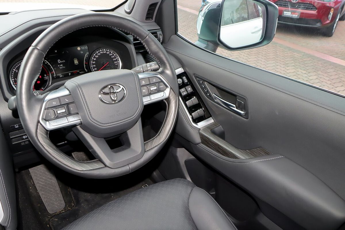 2023 Toyota Landcruiser Sahara ZX FJA300R