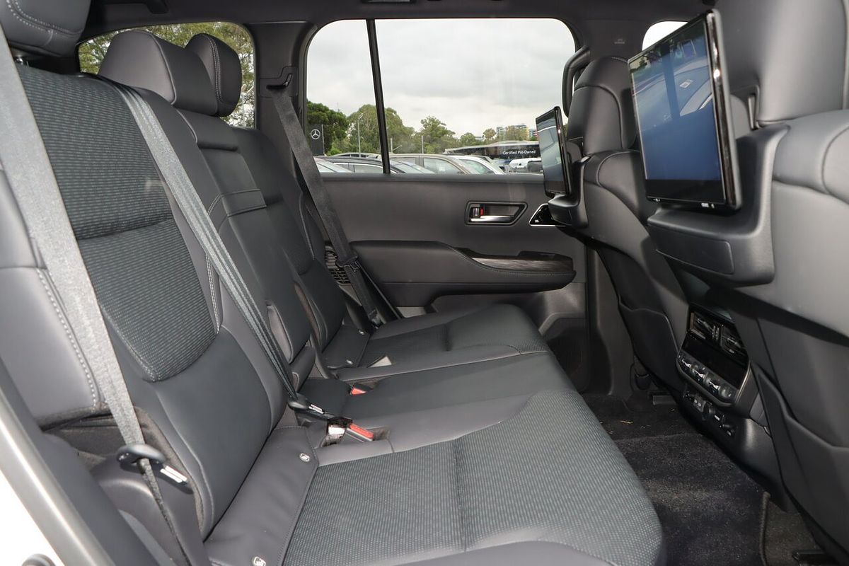 2023 Toyota Landcruiser Sahara ZX FJA300R