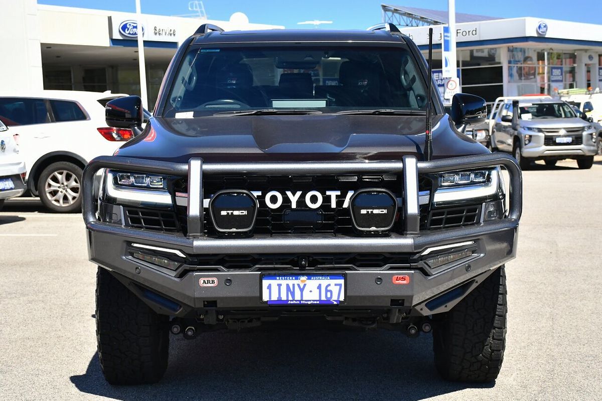 2023 Toyota Landcruiser GR Sport FJA300R